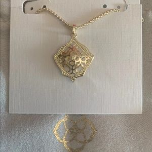 Kendra Scott necklace
